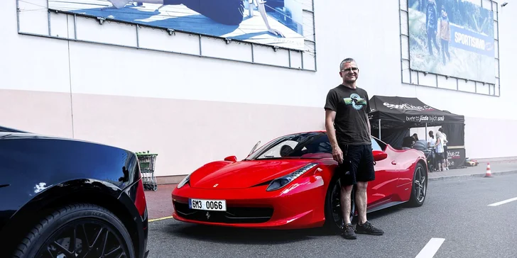 Jazda v novom Ferrari 458 Italia alebo v Lamborghini Gallardo LP560-4 vr. paliva