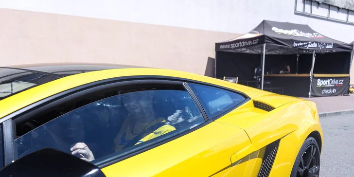Jazda v novom Ferrari 458 Italia alebo v Lamborghini Gallardo LP560-4 vr. paliva
