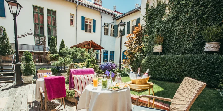 Luxusný zážitok z ubytovania priamo v galérii - to ponúka Divná Pani Luxury Rooms***** v Banskej Štiavnici