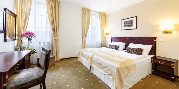 Hotel U Černého Orla**** - čarovné ubytovanie s polpenziou a vstupmi k pamiatkam či do aquaparku