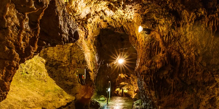 Prehliadka mesta z inej perspektívy - podzemná Budapešť a jej jaskyne, labyrinty aj Citadella