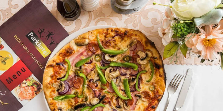 Pizza podľa vlastného výberu a hodina bowlingu