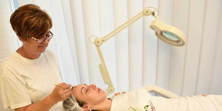 Mikrodermabrázia, hĺbkové čistenie, neinjekčná mezoterapia či chemický peeling