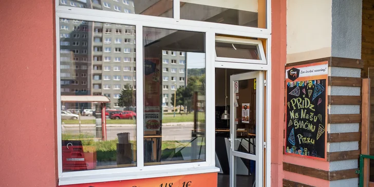 Pizza s talianskou receptúrou. Aj donáška!