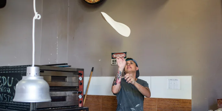 Pizza s talianskou receptúrou. Aj donáška!
