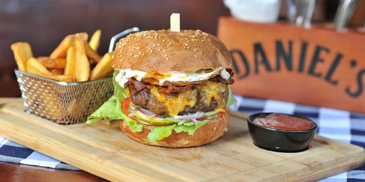 5 druhov peckových burgerov aj s hranolčekmi!