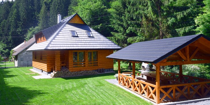 Zrekonštruovaná chata voňajúca drevom neďaleko Donovalov - kapacita až 15 osôb