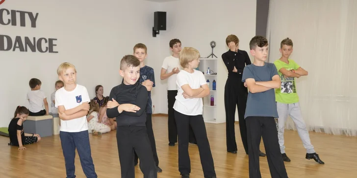 Základný kurz spoločenských tancov pre dospelých alebo deti