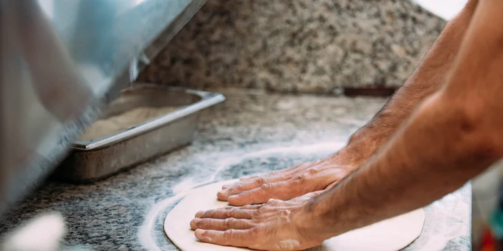 Výborná pizza so sebou, úsmev k nej zadarmo