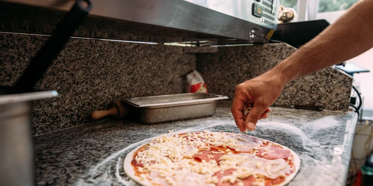 Výborná pizza so sebou, úsmev k nej zadarmo