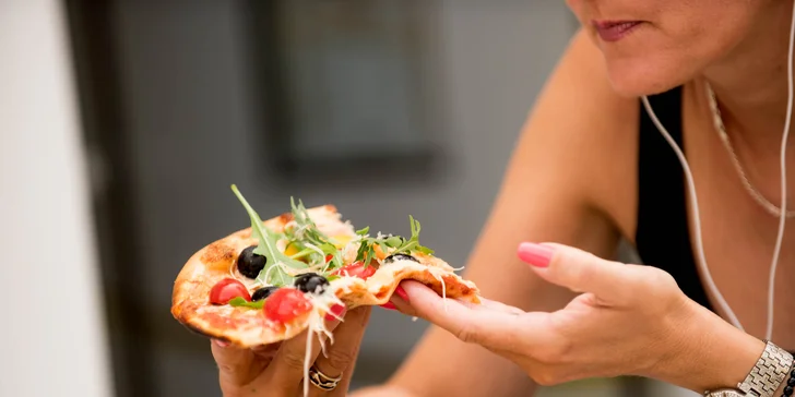 Výborná pizza so sebou, úsmev k nej zadarmo