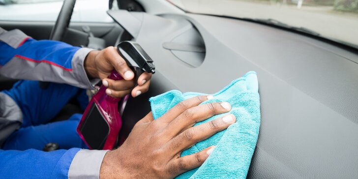 Umytie exteriéru a vysávanie interiéru vášho auta