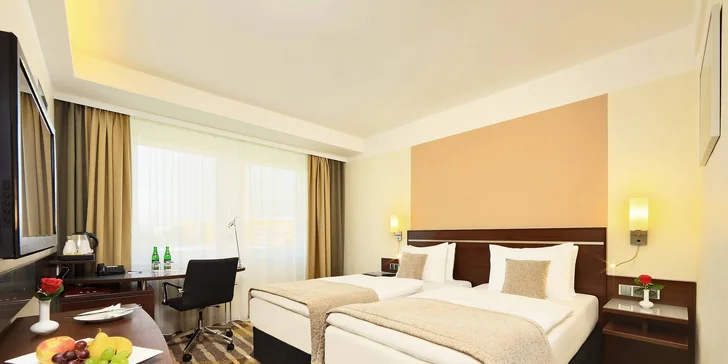 4 * pobyt v Prahe: hotel 15 min. metrom od Václavského námestia, jedlo a výlety