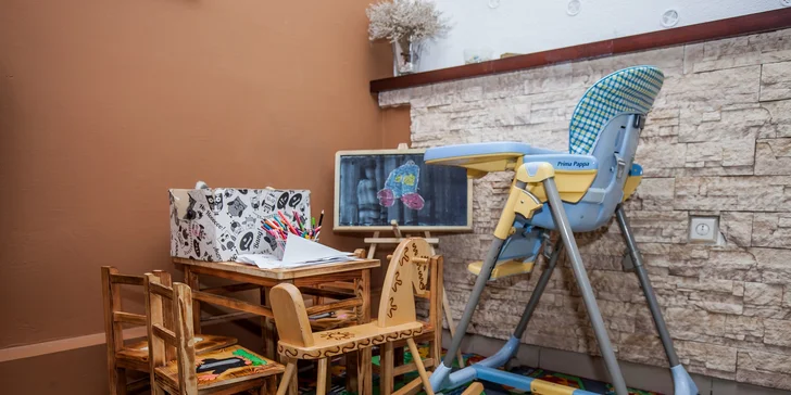 5 druhov burgerov aj s hranolčekmi, omáčkou a nápojom