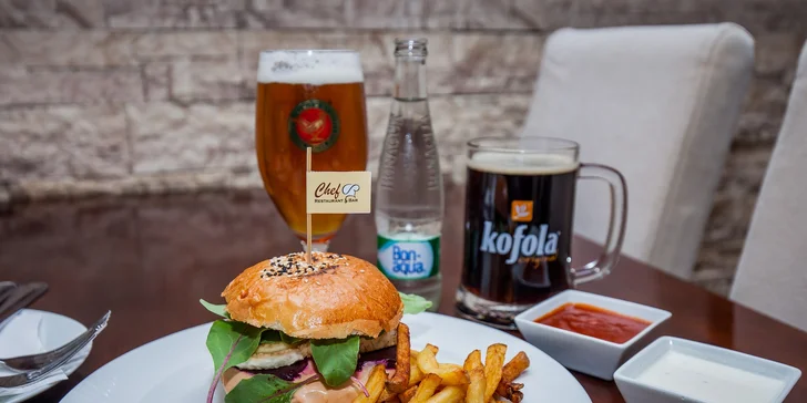 5 druhov burgerov aj s hranolčekmi, omáčkou a nápojom