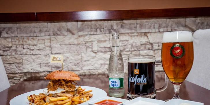 5 druhov burgerov aj s hranolčekmi, omáčkou a nápojom