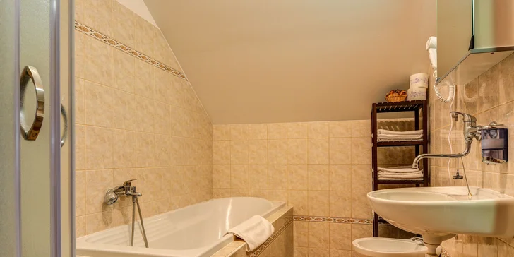 Pohodový pobyt na westernovom ranči Kostelany s polpenziou a wellness