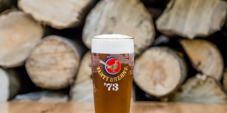 Pivko a chrumkavé grilované krídelká v domácej marináde