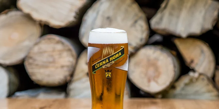 Pivko a chrumkavé grilované krídelká v domácej marináde