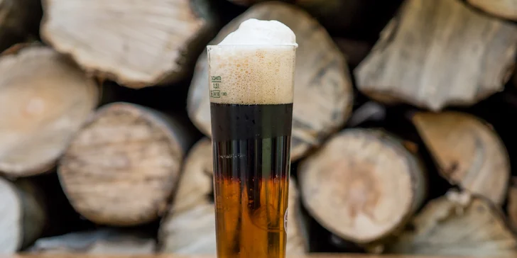 Pivko a chrumkavé grilované krídelká v domácej marináde