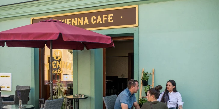 Chutná palacinka, povzbudzujúca káva