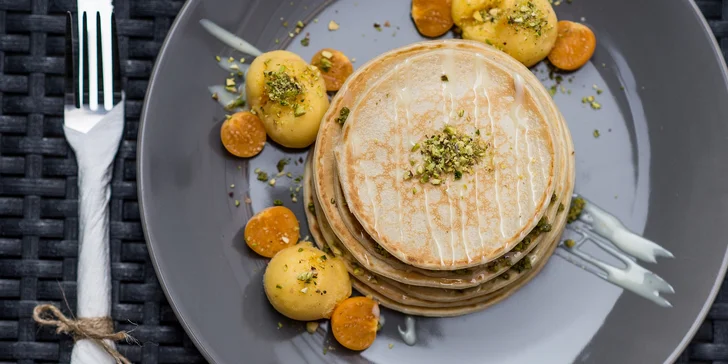 Chutná palacinka, povzbudzujúca káva
