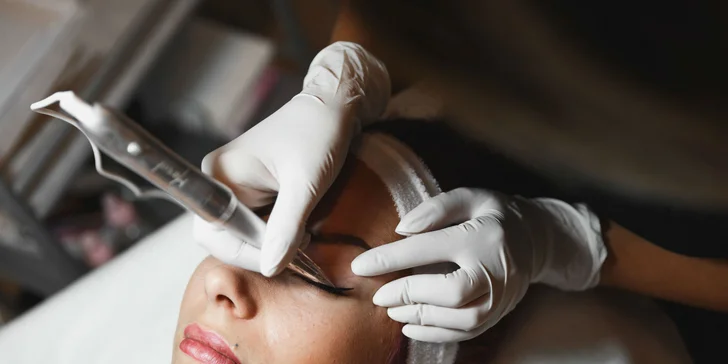 Permanentný make up - mikropigmentácia obočia, očných liniek, pier
