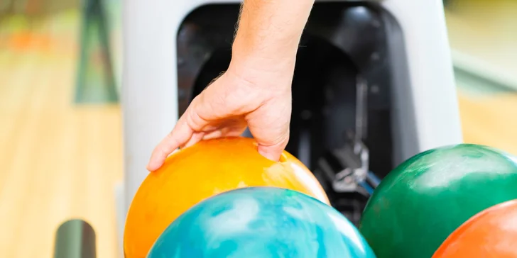 1 či 2 hodiny bowlingu aj s pizzou až pre 10 osôb