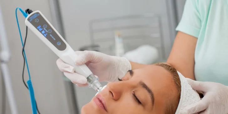 Rozjasňujúce ošetrenie so sérom s vitamínom C a wellness rúk
