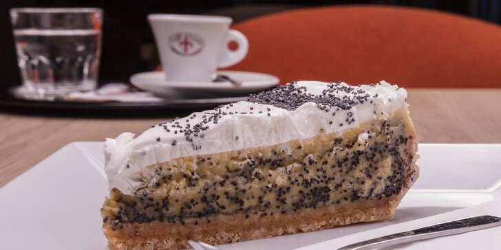 Espresso Trieste s cheesecakeom vo FaxCafé