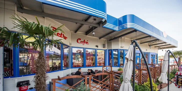 Americký Double Las Vegas burger s hranolčekmi a bezodným nápojom