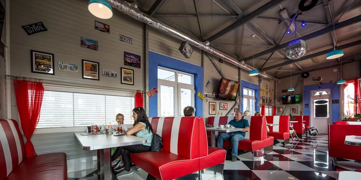 Americký Double Las Vegas burger s hranolčekmi a bezodným nápojom