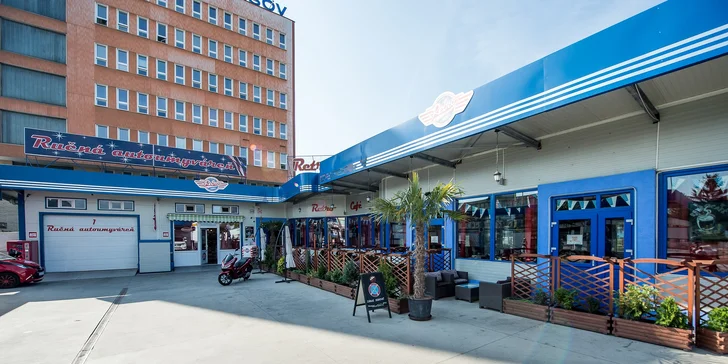 Americký Double Las Vegas burger s hranolčekmi a bezodným nápojom
