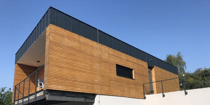 Retro chatky alebo moderné chatové apartmány až pre 10 osôb s možnosťou infrasauny