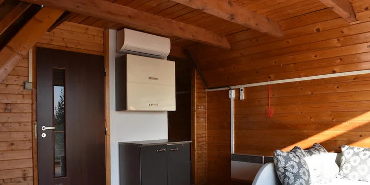Retro chatky alebo moderné chatové apartmány až pre 10 osôb s možnosťou infrasauny