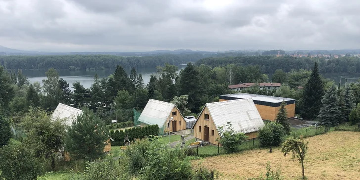 Retro chatky alebo moderné chatové apartmány až pre 10 osôb s možnosťou infrasauny