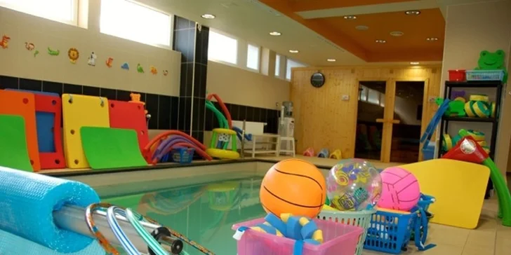 Unikátne cvičenie vo vode AQUA TEHOBIK pre tehotné ženy