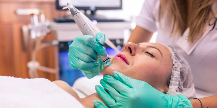 HYDRAFACIAL – ošetrenie tváre peptidmi a Led terapia