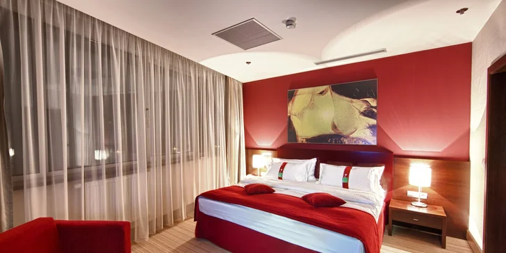 Silvestrovský pobyt s každodenným wellness a silvestrovským hudobným programom v modernom hoteli HOLIDAY INN Žilina****