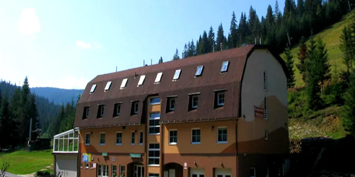 Rodinný pobyt v krásnej Oravskej prírode s aktivitami + vstupom do wellness resortu ORAVSKÝ HÁJ GARDEN HOTEL & RESORT