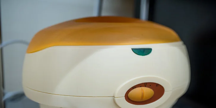 Krásne upravené chodidlá s mokrou pedikúrou