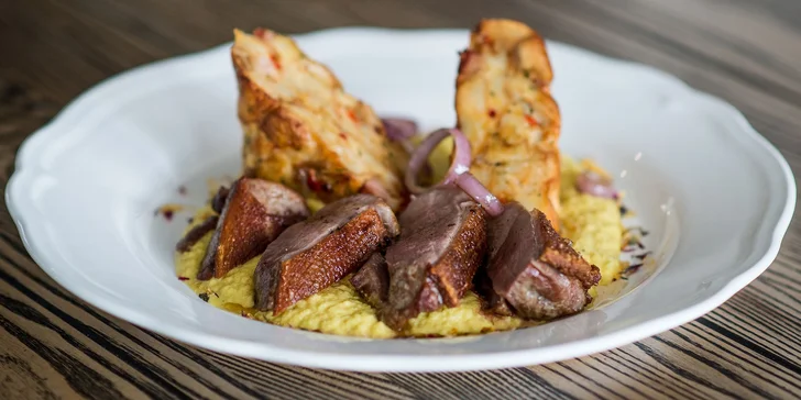 Kačacie prsia sous vide s hokkaido krémom a gazdovskými zemiakmi