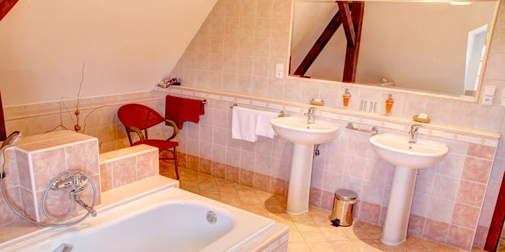Nevšedné ubytovanie s wellness alebo hraním golfu a kráľovskými raňajkami