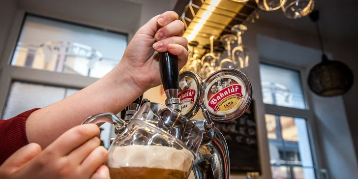 Pivo Bakalář alebo čierne lávové pivo Bernard