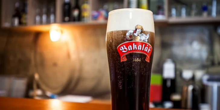Pivo Bakalář alebo čierne lávové pivo Bernard