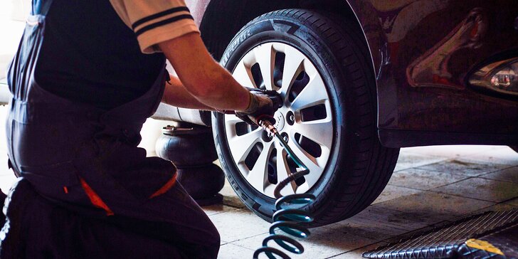 Prezúvanie pneumatík s doplnením zmesi do ostrekovačov