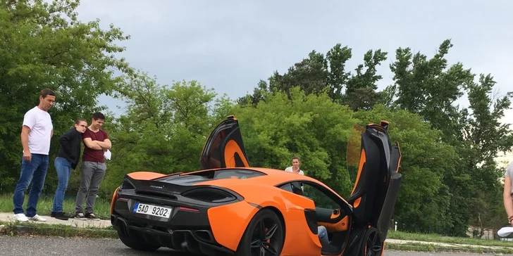 Zážitok vo Ferrari, Lamborghini, McLarene a Porsche.