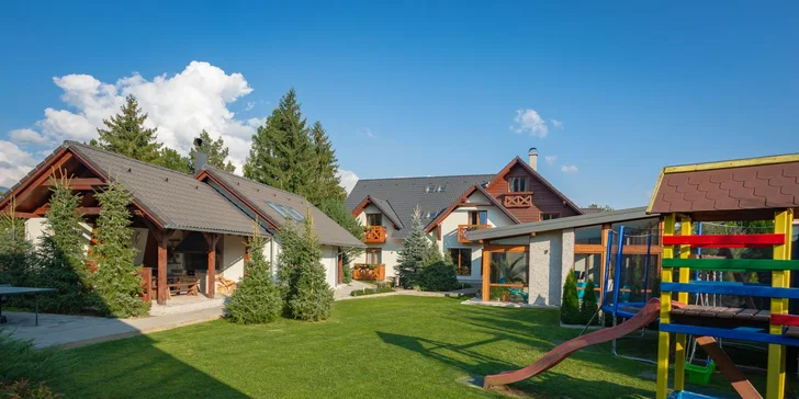 Pobyt v rodinnom Resorte Villa Flora*** s vyhrievaným bazénom, privátnym wellness a aktivitami