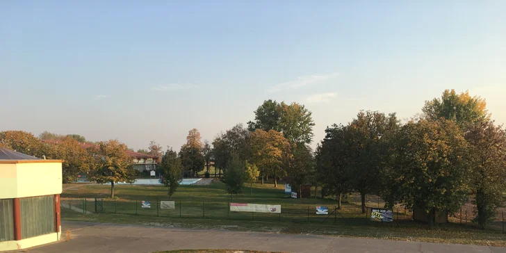 Oddych v Penzióne Komlóš so vstupom do termálneho kúpaliska Horné Saliby