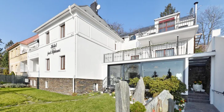 Romantický pobyt v Prahe: vírivka, soľná jaskyňa a hotel v pokojnej vilovej štvrti pri centre